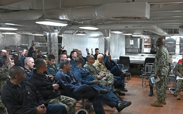 U.S. Pacific Fleet Master Chief Don Davis conducts battlespace circulation in NRNW