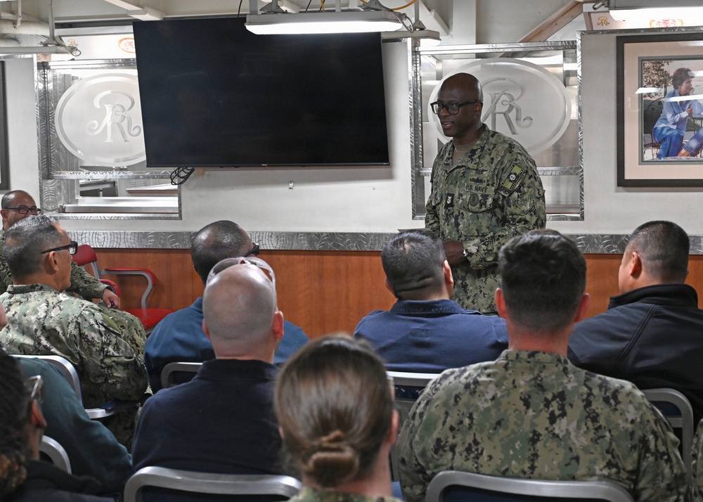 U.S. Pacific Fleet Master Chief Don Davis conducts battlespace circulation in NRNW