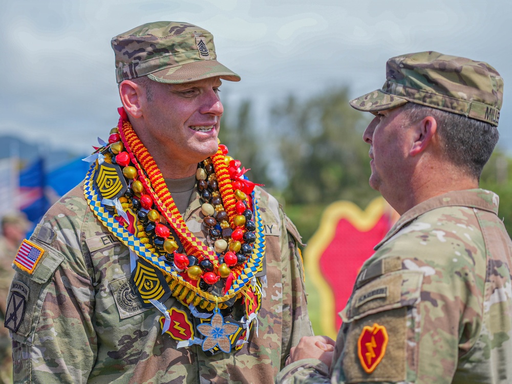 The Tropic Lightning Division Welcomes New Command Sergeant Major