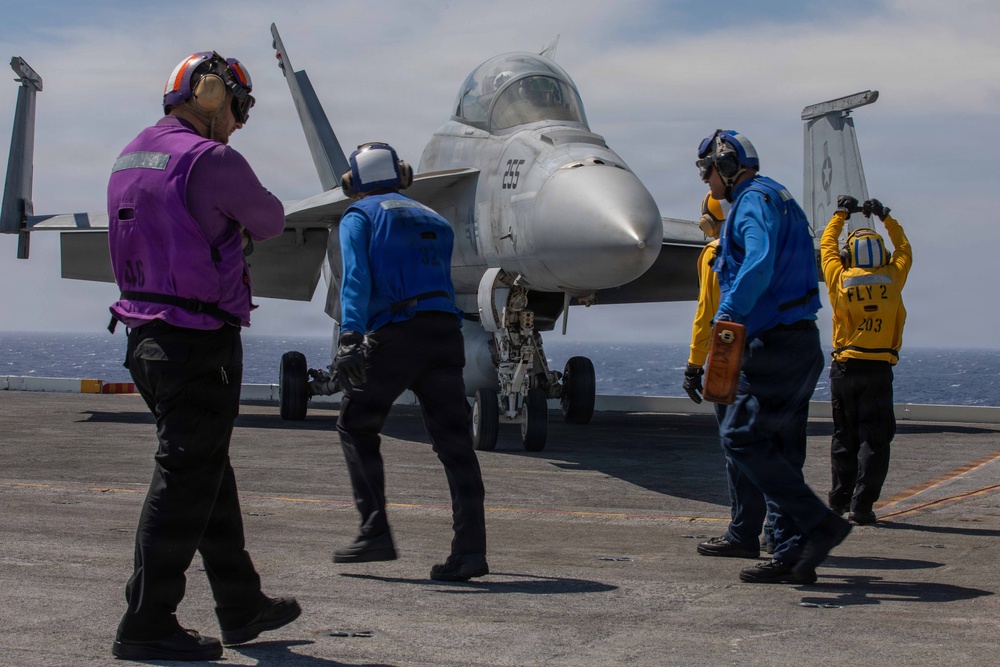 IKE Supports East Coast Fleet Replacement Squadrons