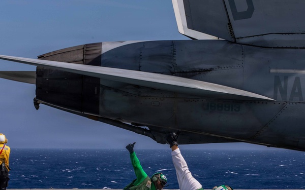 IKE Supports East Coast Fleet Replacement Squadrons