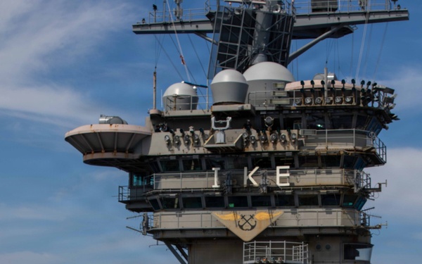 IKE Supports East Coast Fleet Replacement Squadrons