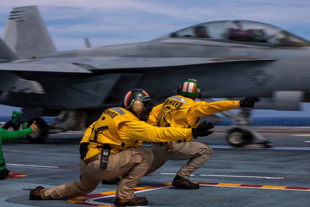 IKE Supports East Coast Fleet Replacement Squadrons