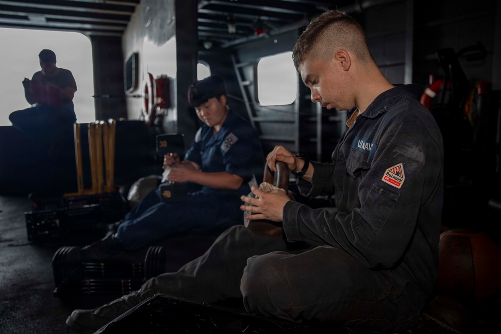 IKE Supports East Coast Fleet Replacement Squadrons