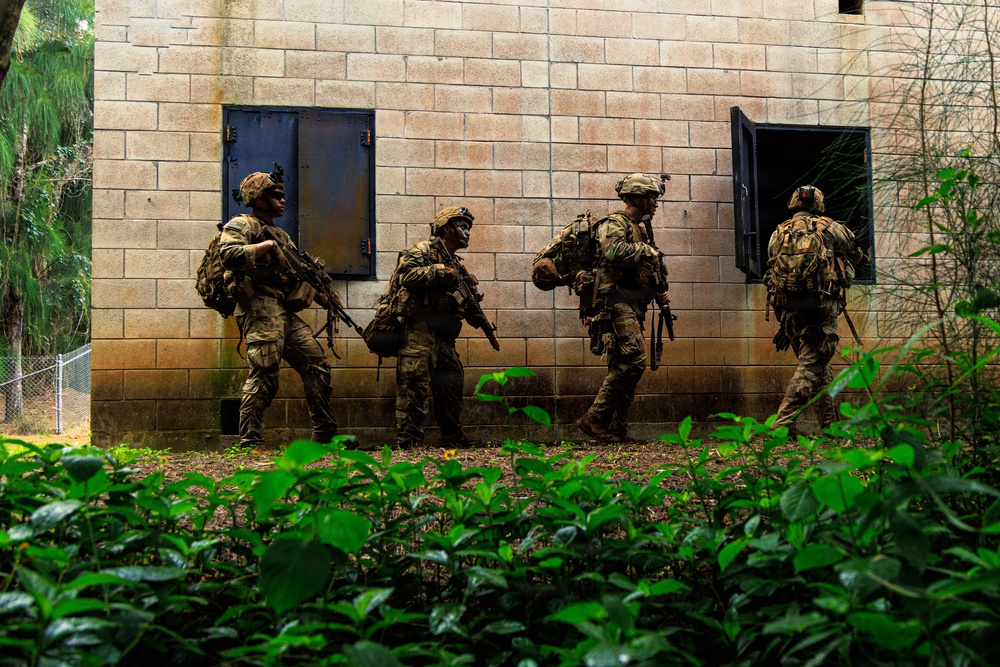 25th Infantry Division Conducts Air Assault and Urban Operations Training