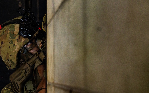 25th Infantry Division Conducts Air Assault and Urban Operations Training