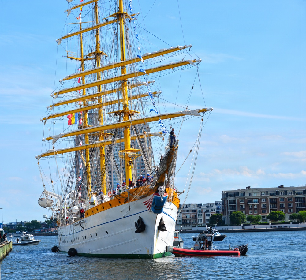 NMS Mircea Enters the Baltimore Harbor