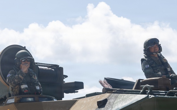 U.S. Marines, ROK Marines coordinate KAAV ship-to-shore movements