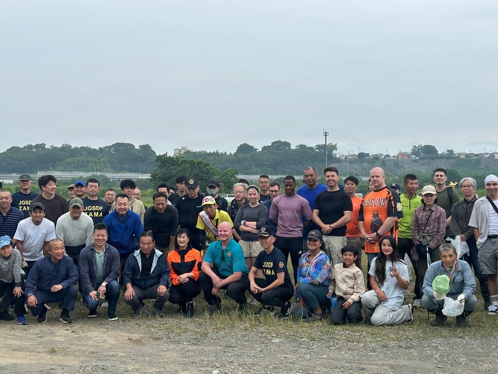 Grassroots: U.S., Japanese Neighbors Build ‘Kizuna’ at Sagami River Cleanup