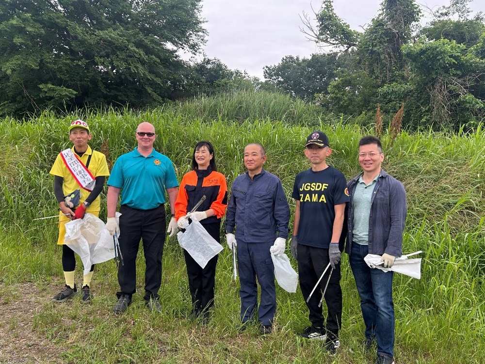 Grassroots: U.S., Japanese Neighbors Build ‘Kizuna’ at Sagami River Cleanup