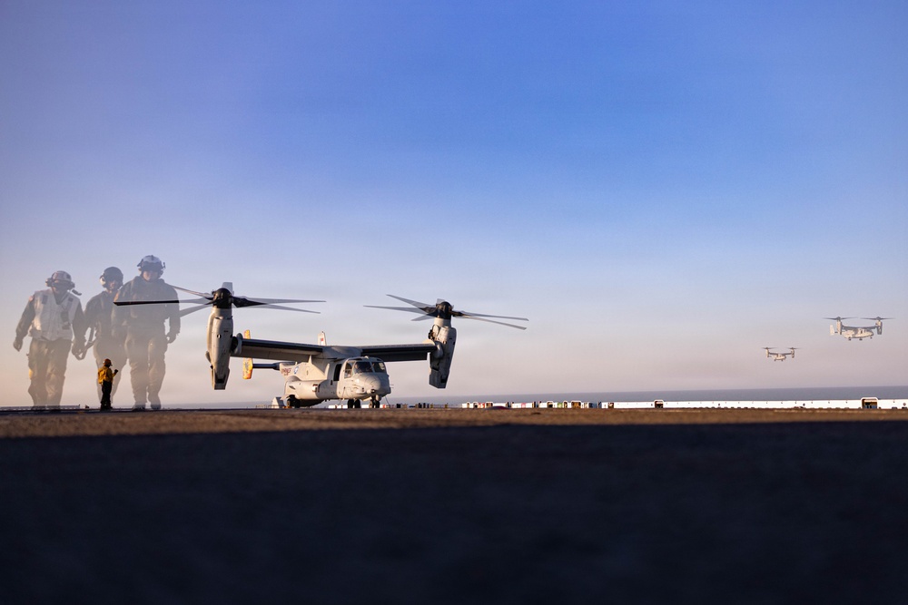 USS Kearsarge Conducts Flight Operations