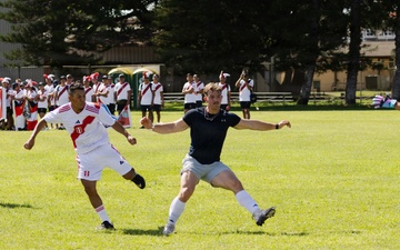 U.S., Peruvian Navy play soccer during RIMPAC