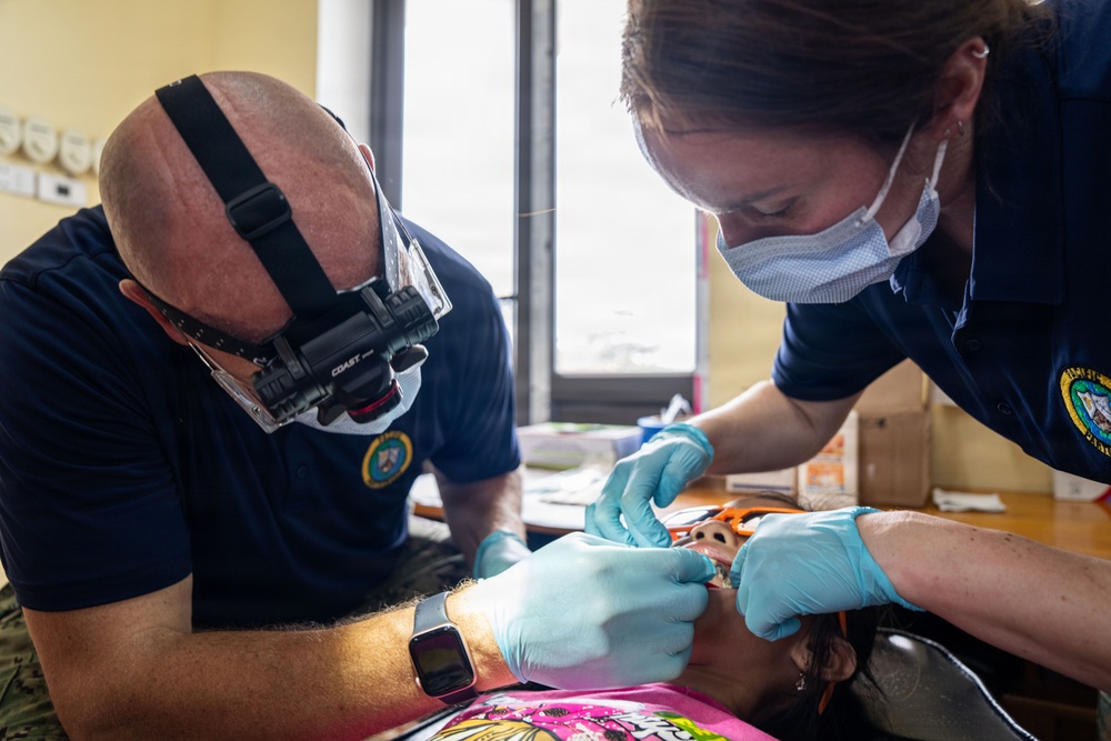 Pacific Partnership 2026 Medical Team provides medical care to students at Trường Tiểu Học Lệ Ninh Primary School in Quang Tri, Vietnam