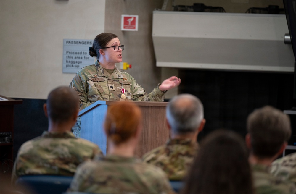 724 AMS welcomes new commander