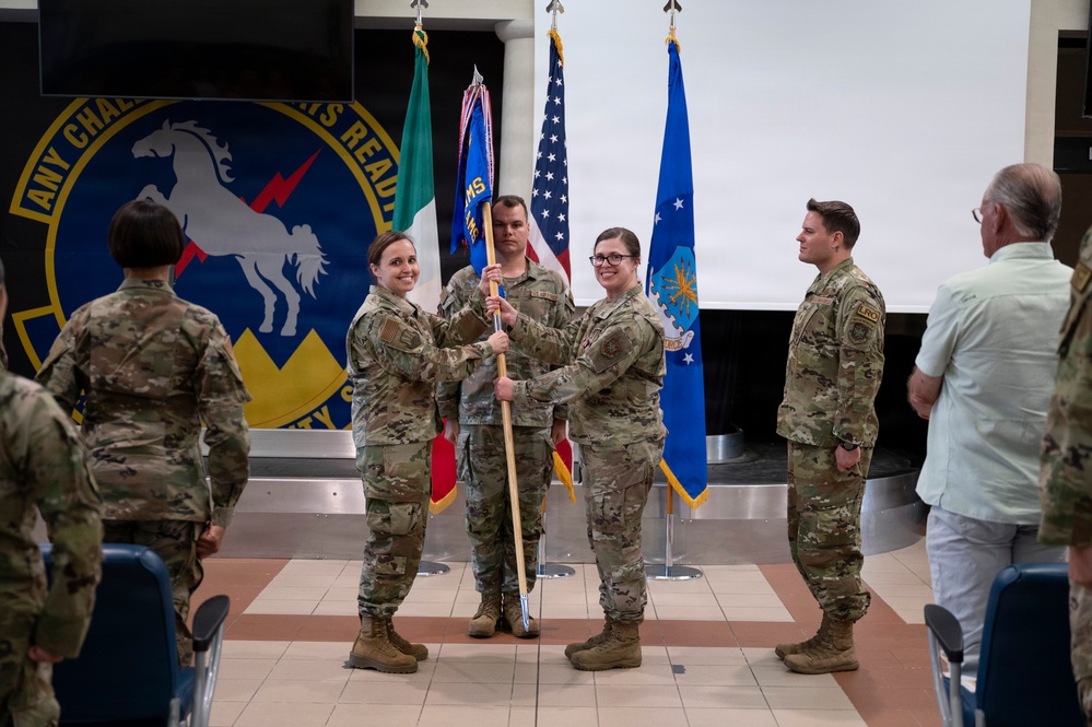 724 AMS welcomes new commander