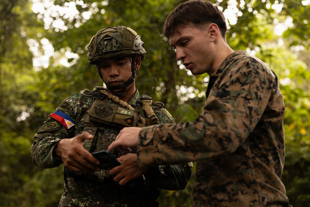 U.S. Marines Conduct Tactical Assault Kit Training with Philippine Marines