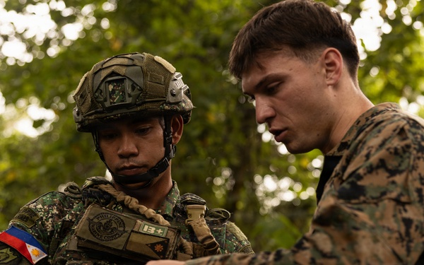 U.S. Marines Conduct Tactical Assault Kit Training with Philippine Marines