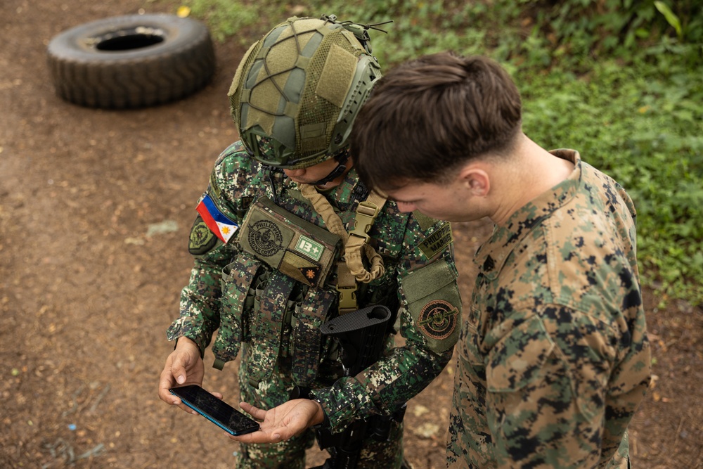 U.S. Marines Conduct Tactical Assault Kit Training with Philippine Marines