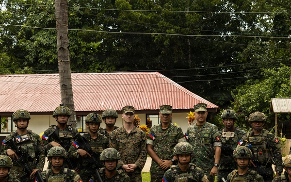 U.S. Marines Conduct Tactical Assault Kit Training with Philippine Marines