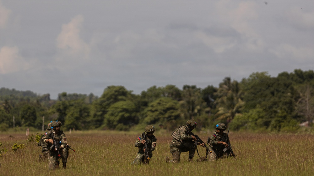U.S. Marines Conduct Airfield Seizure During KAMANDAG 10
