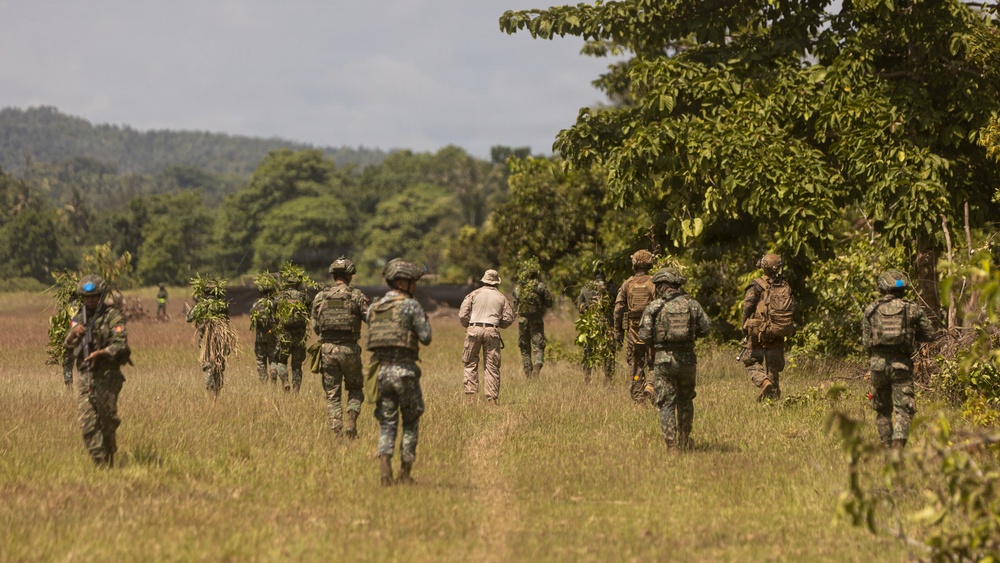 U.S. Marines Conduct Airfield Seizure During KAMANDAG 10