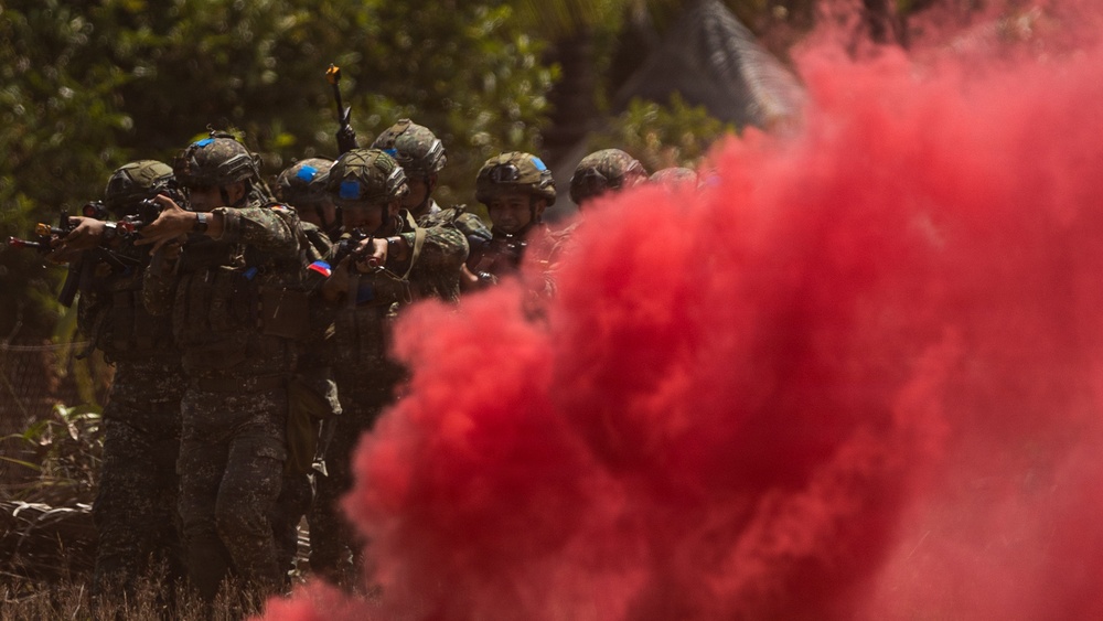 U.S. Marines Conduct Airfield Seizure During KAMANDAG 10