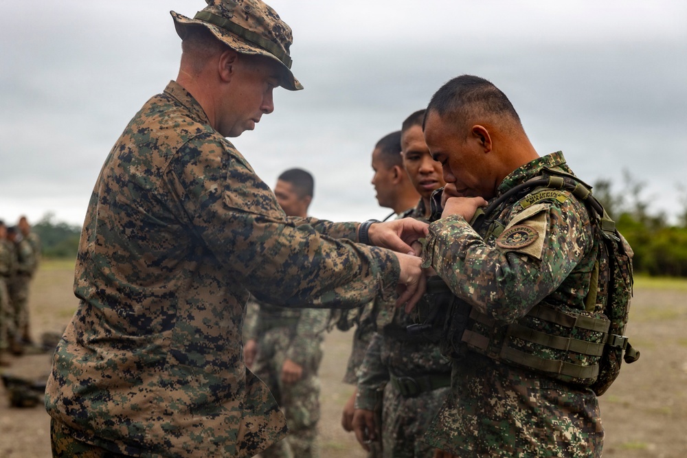 3rd Littoral Combat Team, Philippine Marine Corps conduct bilateral airfield seizure exercise during KAMANDAG 10