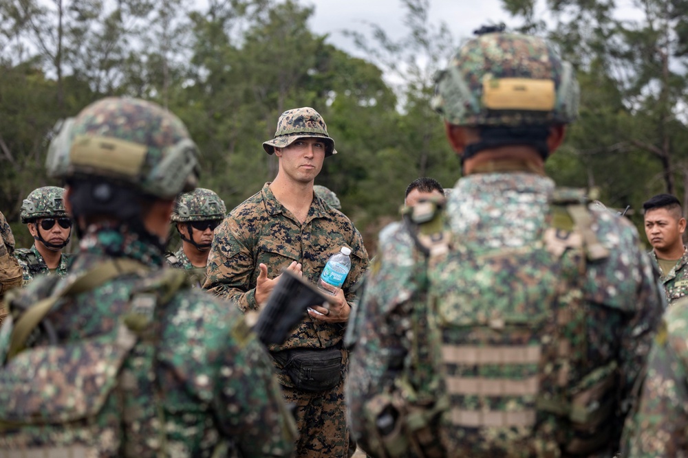 3rd Littoral Combat Team, Philippine Marine Corps conduct bilateral airfield seizure exercise during KAMANDAG 10
