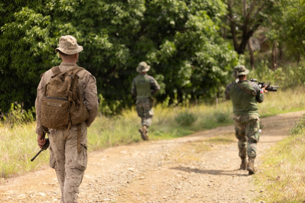 U.S., Philippine Marines participate in patrolling and ambush training during KAMANDAG 10