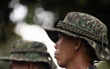 U.S., Philippine Marines participate in patrolling and ambush training during KAMANDAG 10