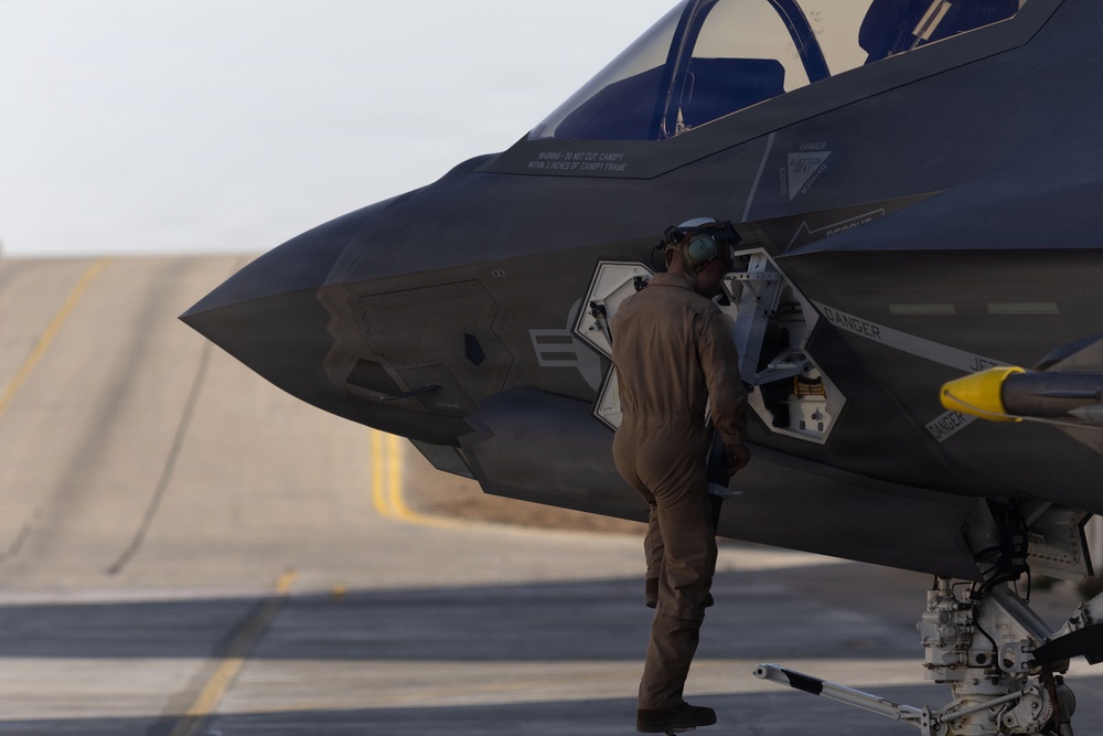 U.S. Marines execute Squadron Flight Operations