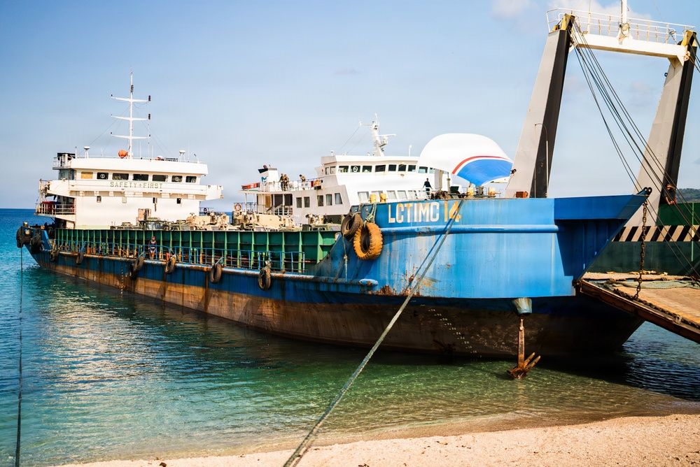 3rd Marine Littoral Regiment disembarks for maritime key terrain security operations during KAMANDAG 10