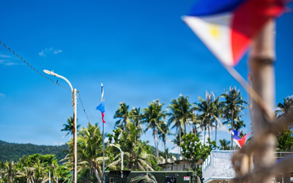 3rd Marine Littoral Regiment disembarks for maritime key terrain security operations during KAMANDAG 10