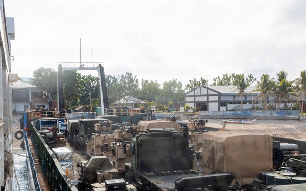 3rd Marine Littoral Regiment disembarks for maritime key terrain security operations during KAMANDAG 10