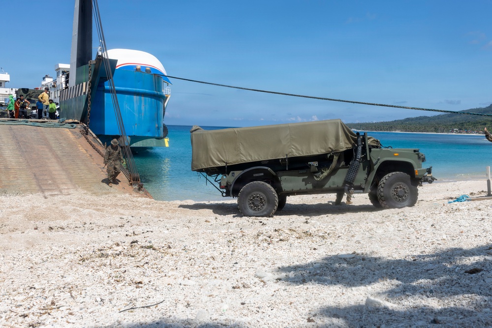 3rd Marine Littoral Regiment disembarks for maritime key terrain security operations during KAMANDAG 10