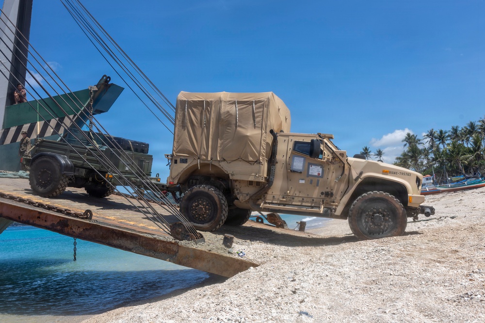3rd Marine Littoral Regiment disembarks for maritime key terrain security operations during KAMANDAG 10