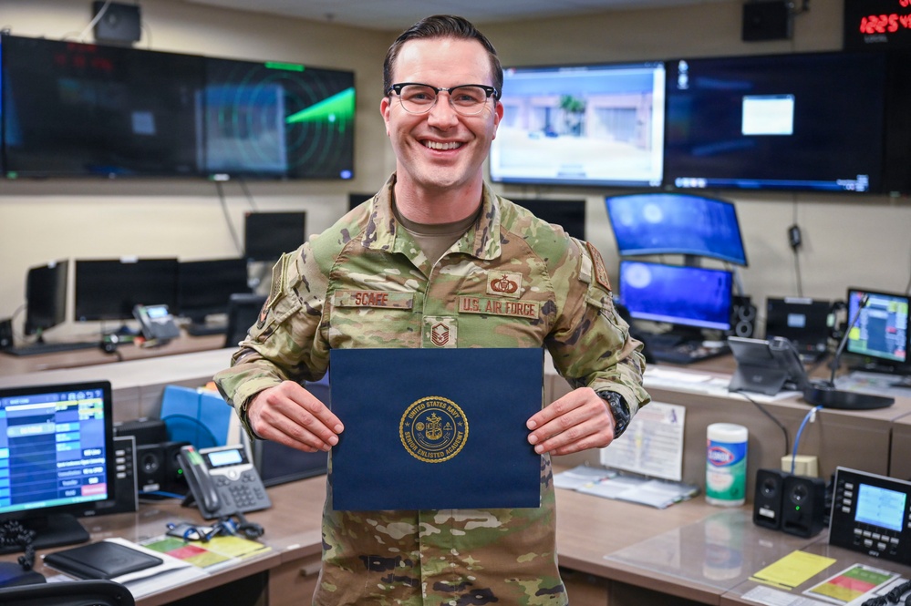 Florida Air National Guard senior non-commissioned officer completes U.S. Navy Senior Enlisted Academy