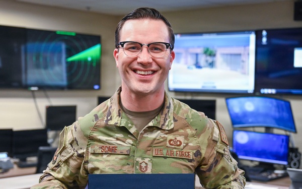 Florida Air National Guard senior non-commissioned officer completes U.S. Navy Senior Enlisted Academy