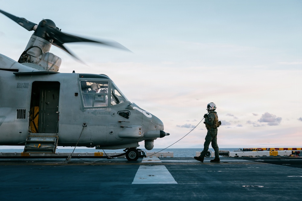 11th MEU Marines, Sailors Conduct Flight Operations Aboard USS Boxer