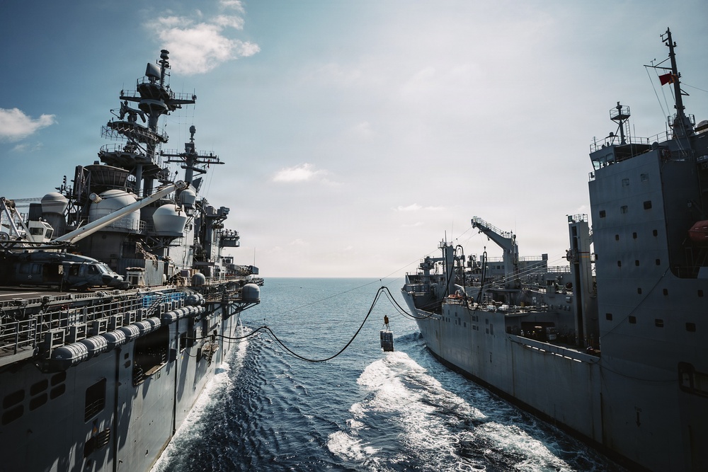 11th MEU Marines, Sailors Conducts Replenishment Aboard USS Boxer
