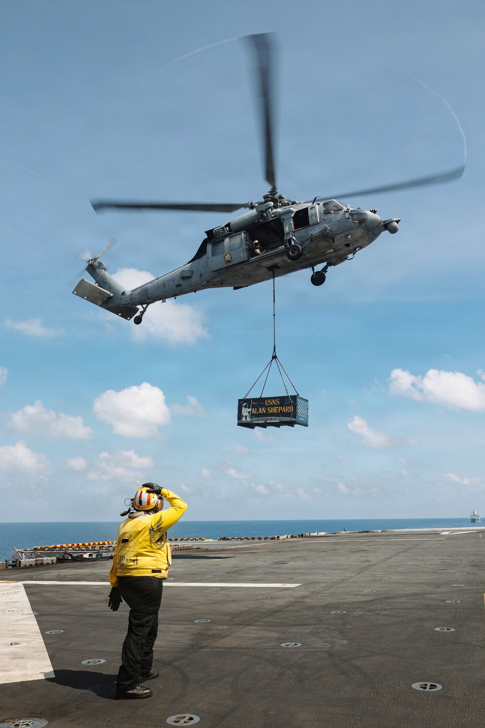 11th MEU Marines, Sailors Conducts Replenishment Aboard USS Boxer