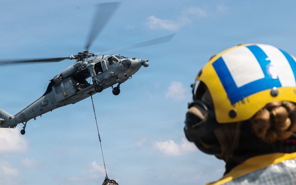 11th MEU Marines, Sailors Conducts Replenishment Aboard USS Boxer