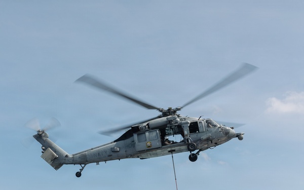 11th MEU Marines, Sailors Conducts Replenishment Aboard USS Boxer