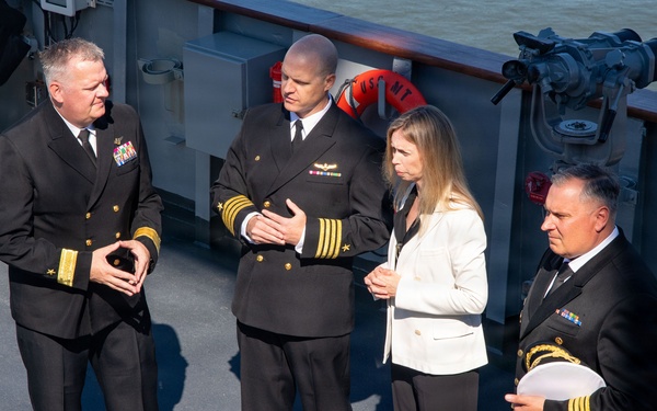 USS Mount Whitney Hosts U.S. Ambassador to Lithuania