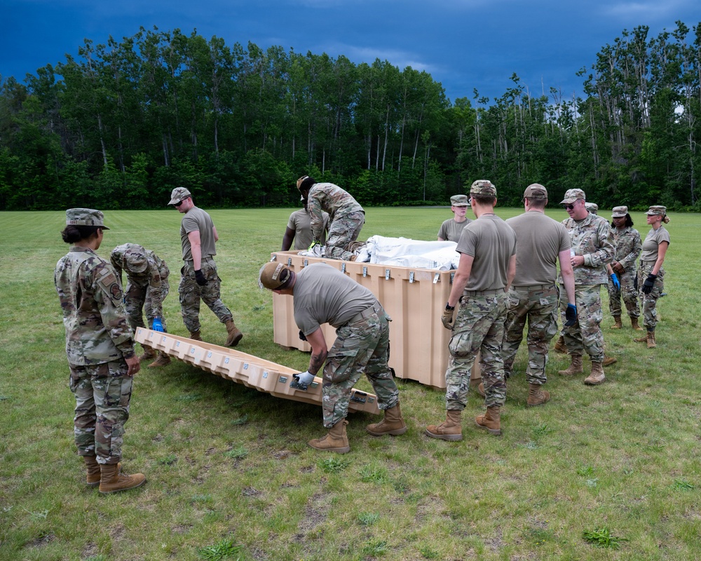 181st Intelligence Wing leadership visit units at annual training