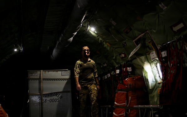 KC-135 enables F-35 operations through aerial refueling in CENTCOM