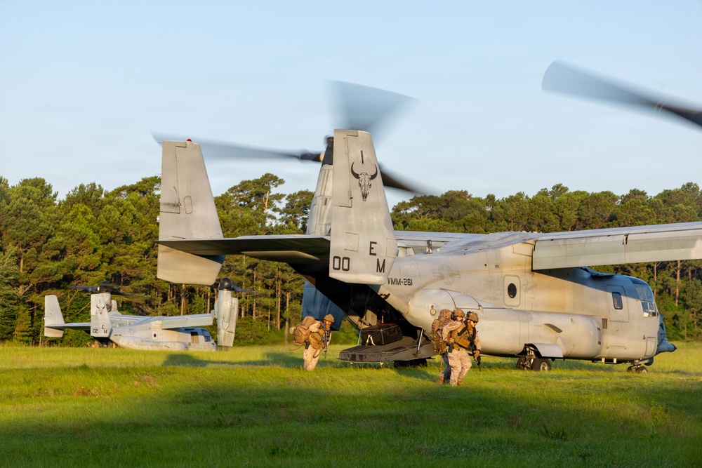 FLEETEX 250 | Spanish marines conduct aerial insert