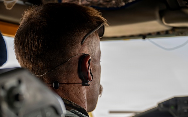 KC-135 enables F-35 operations through aerial refueling in CENTCOM