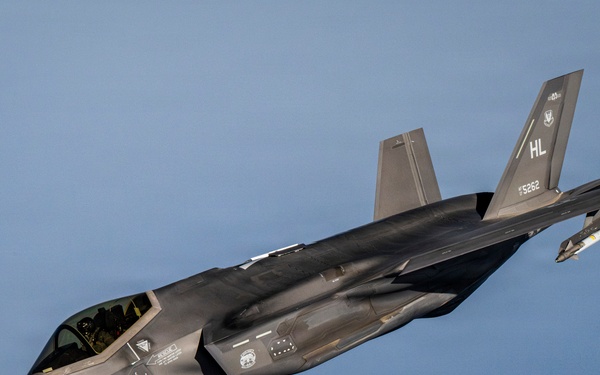 KC-135 enables F-35 operations through aerial refueling in CENTCOM