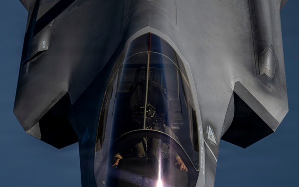 KC-135 enables F-35 operations through aerial refueling in CENTCOM